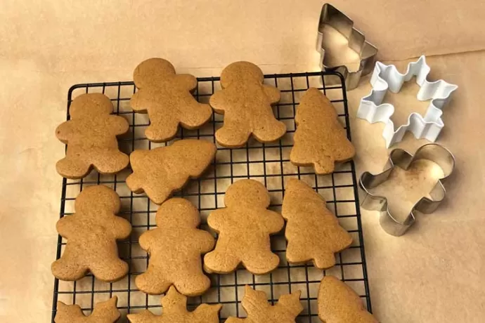 Gingerbread Cookies & Cutters