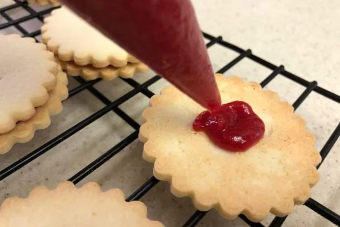 Raspberry-filled Sandwich Cookies